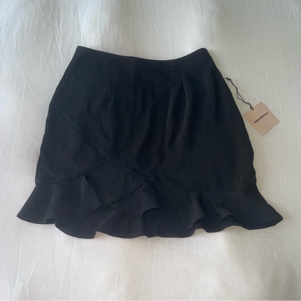 NWT Superdown Milan Ruffle Mini Skirt in Black - S - Picture 6 of 6